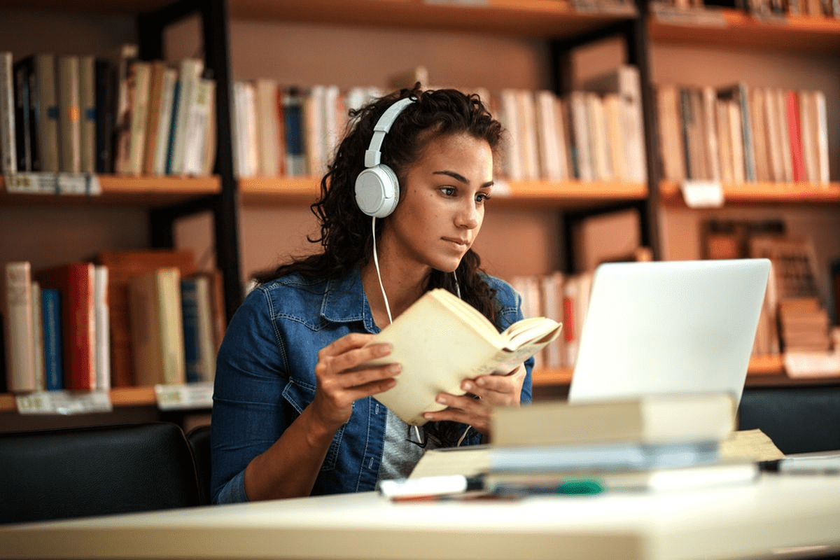 How Audiobook Narration Services Benefit from Professionally Edited Scripts